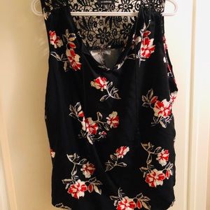 Brand new gorgoeus top!